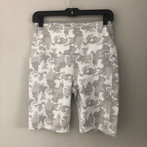 NWOT Leg End Camo Shorts - L